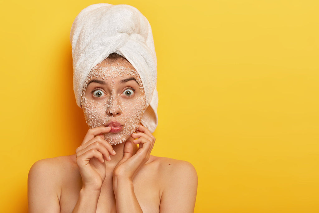 How to Make a Dead Sea Salt Scrub at Home (+ Amazing Skin Benefits)