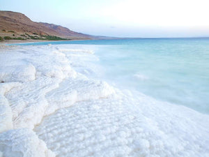 Glowing Skin Guaranteed: Dead Sea Mud Mask Benefits